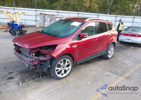 2014 Ford Escape Titanium z USA, uszkodzony, nr VIN 1FMCU0J94EUE46324